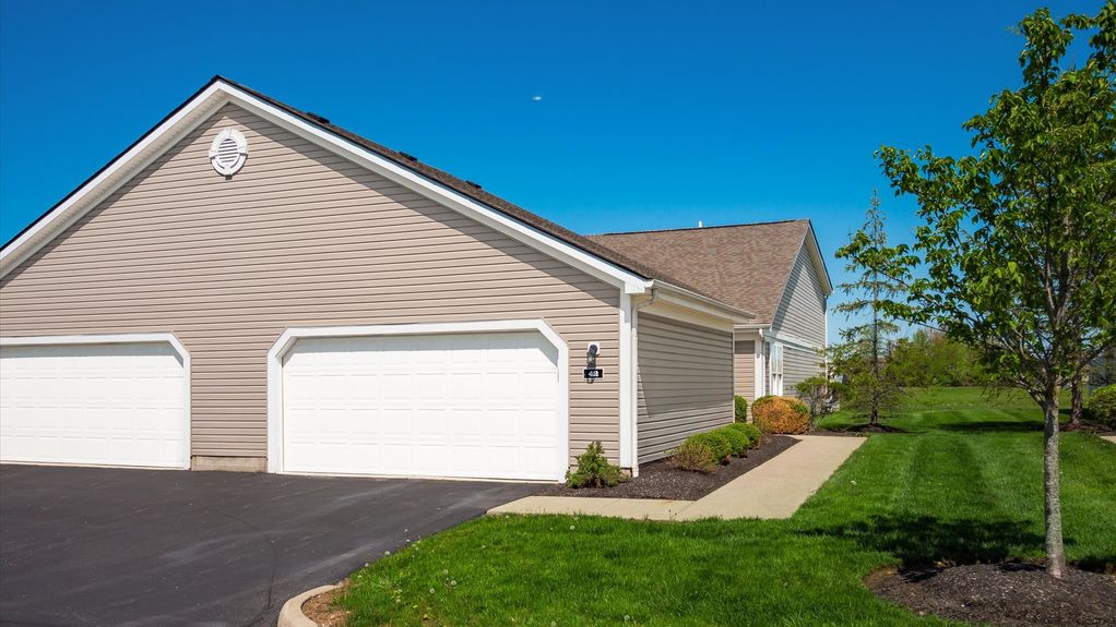 01-z 42 Ellington Commons156-2