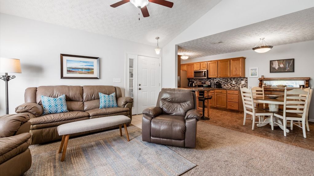 07-z 42 Ellington Commons011