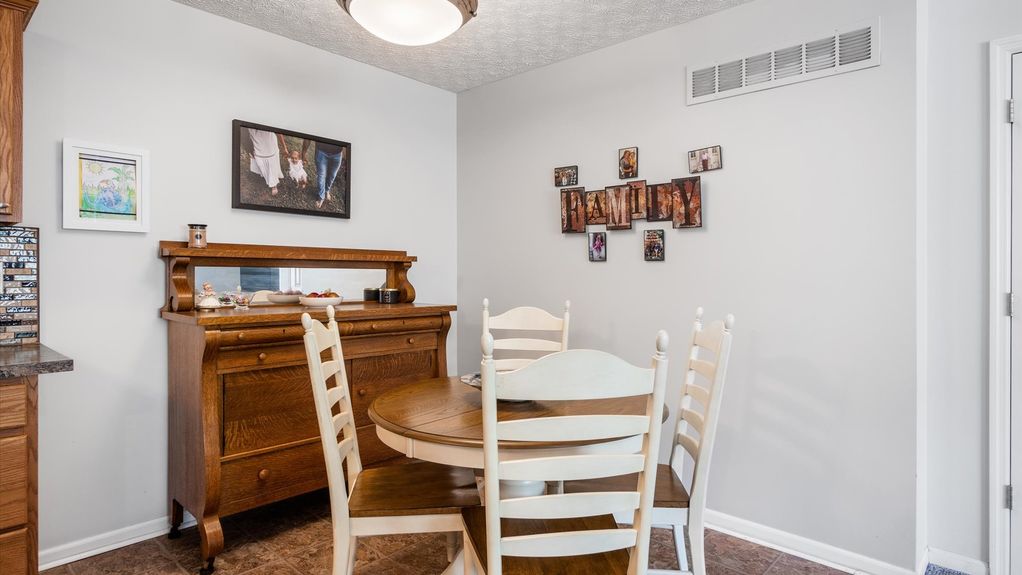 09-z 42 Ellington Commons026