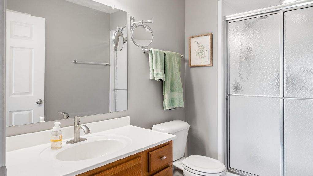 15-z 42 Ellington Commons081