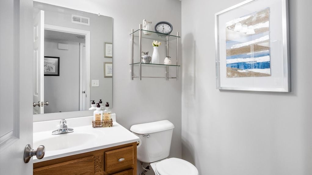 17-z 42 Ellington Commons101