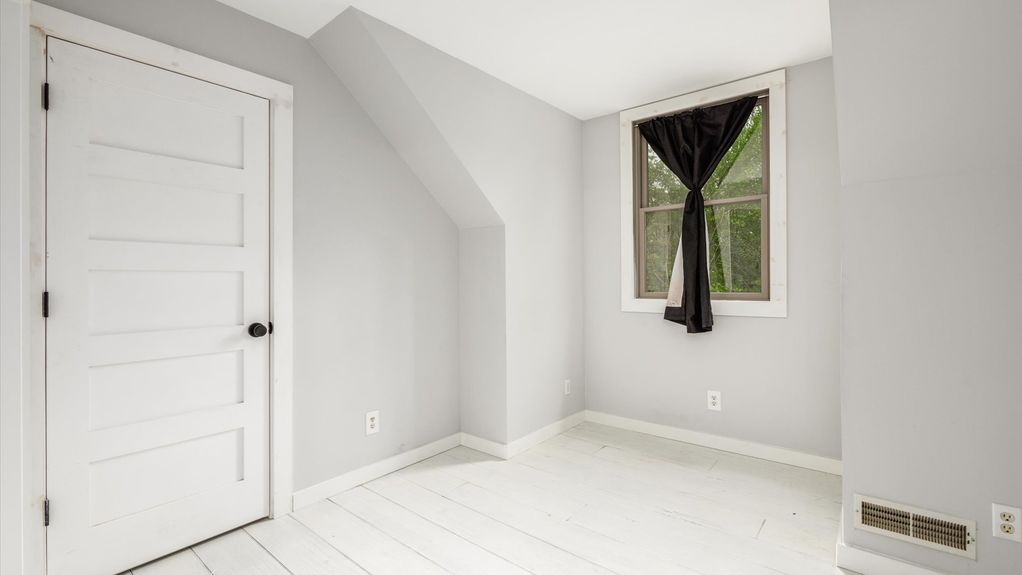 20-z 565 Welsh Ln010