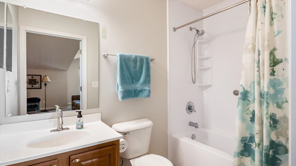 21-z 42 Ellington Commons136