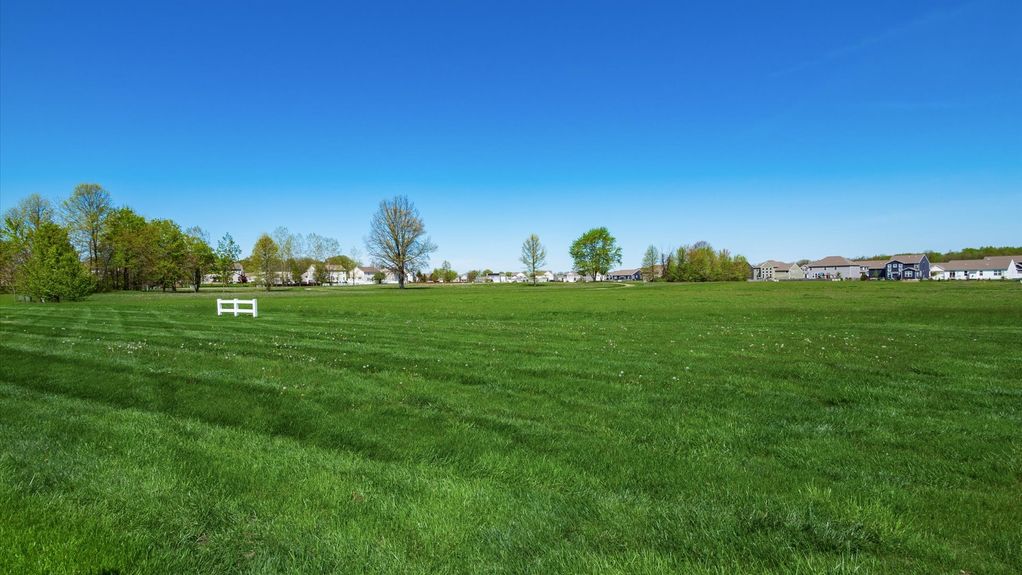 22-z 42 Ellington Commons162-2