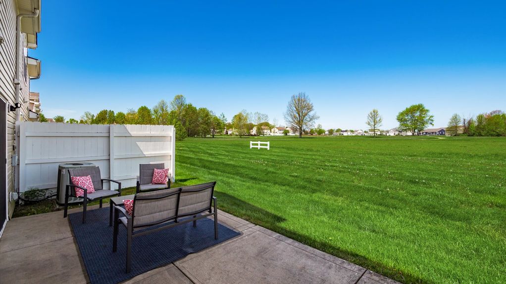 25-z 42 Ellington Commons167-2