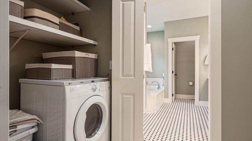 022-z 122 Boulder Ct208