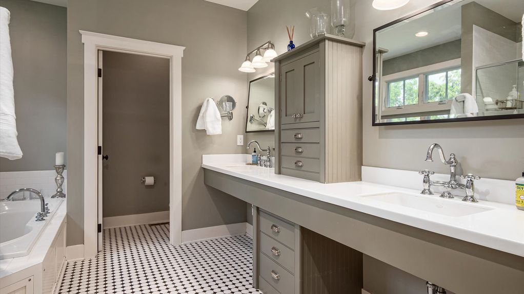 023-z 122 Boulder Ct210