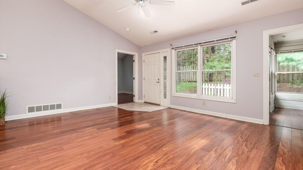 03-z 74 Stonington Cir005