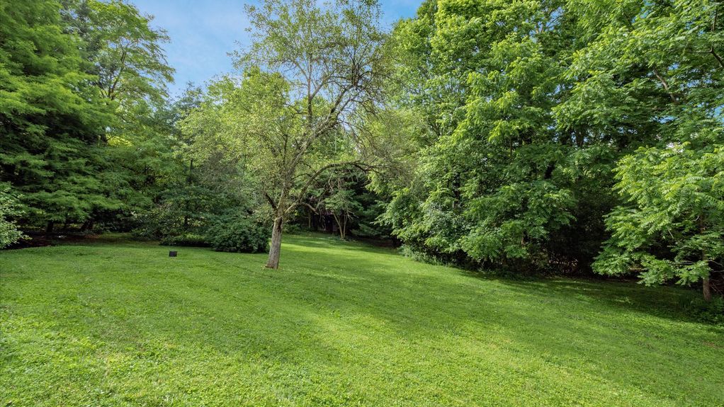 04-z 2830 Silver St Exterior009