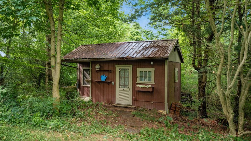 07-z 2830 Silver St Exterior012