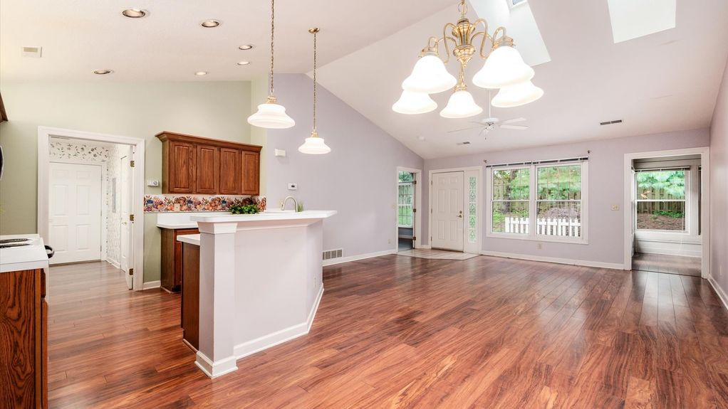 07-z 74 Stonington Cir015