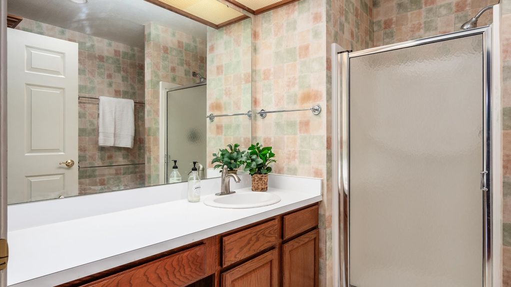 18-z 74 Stonington Cir043