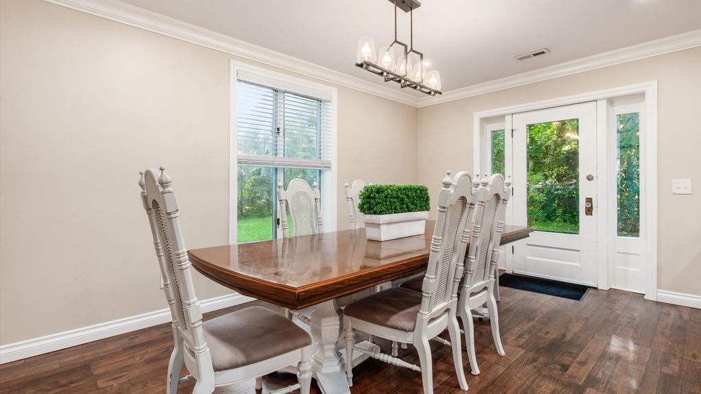 22-z 2830 Silver St Interior029