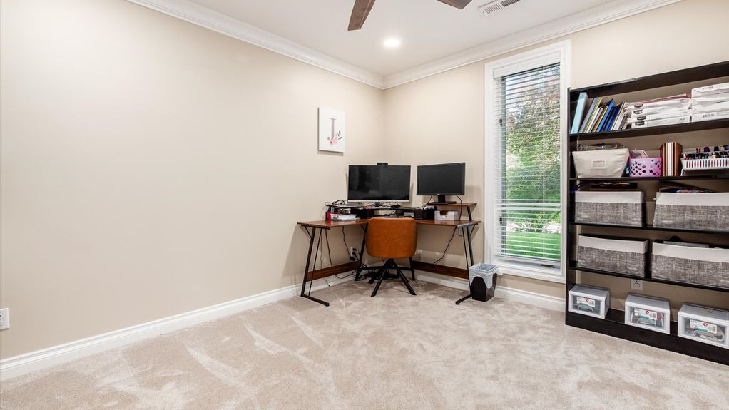 24-z 2830 Silver St Interior040