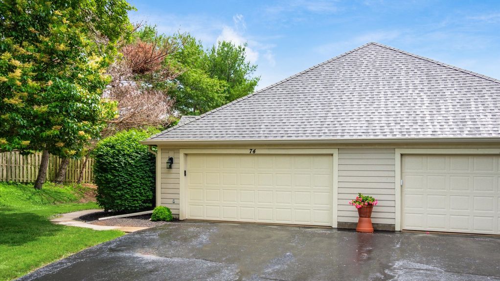 24-z 74 Stonington Cir056