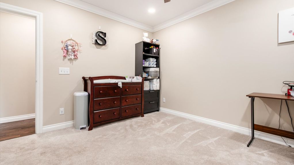 25-z 2830 Silver St Interior043