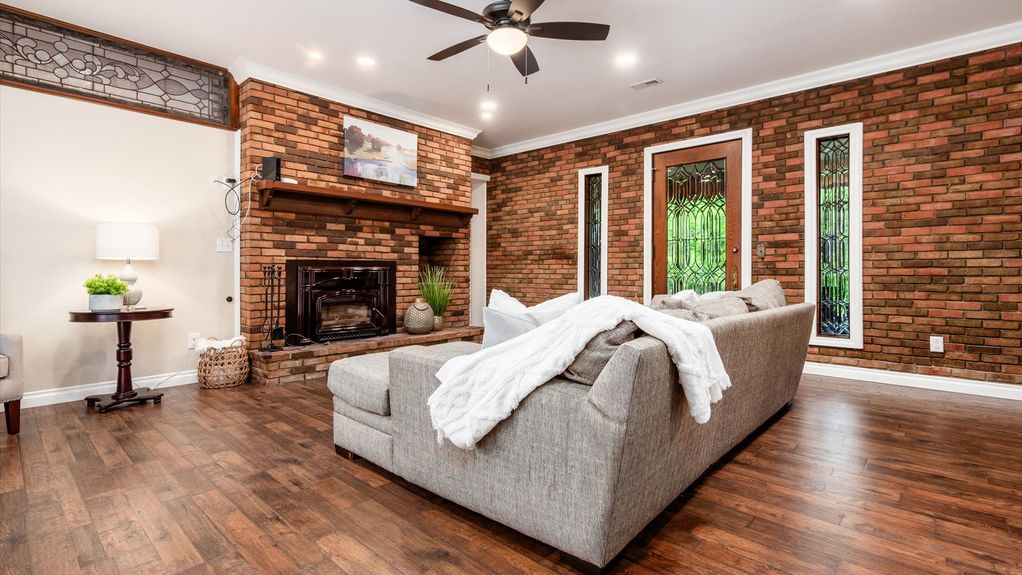 29-z 2830 Silver St Interior051