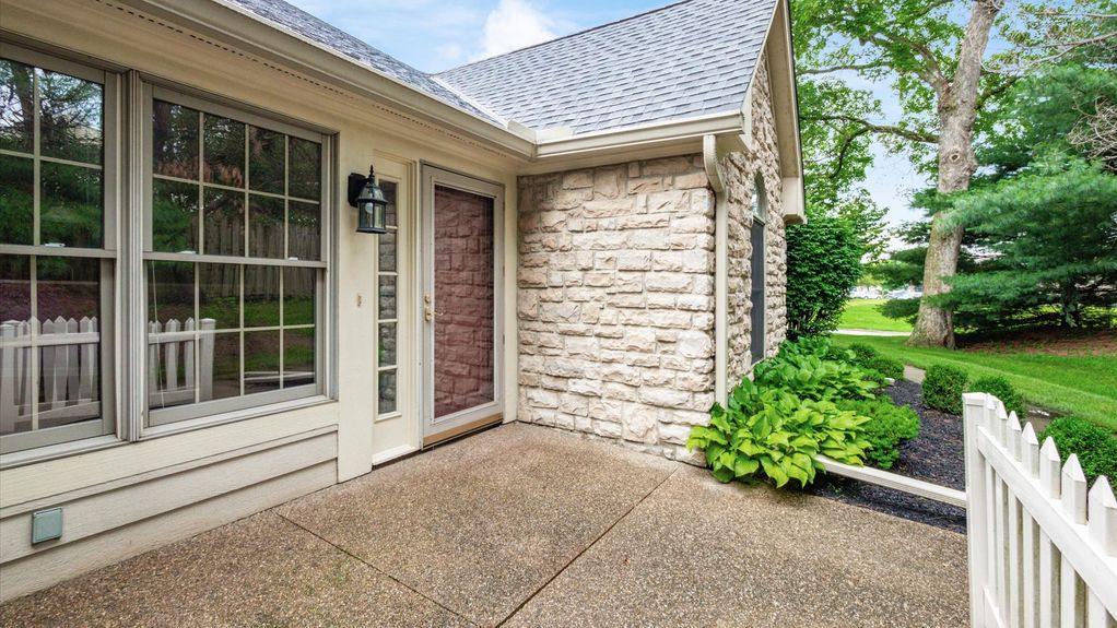 32-z 74 Stonington Cir064