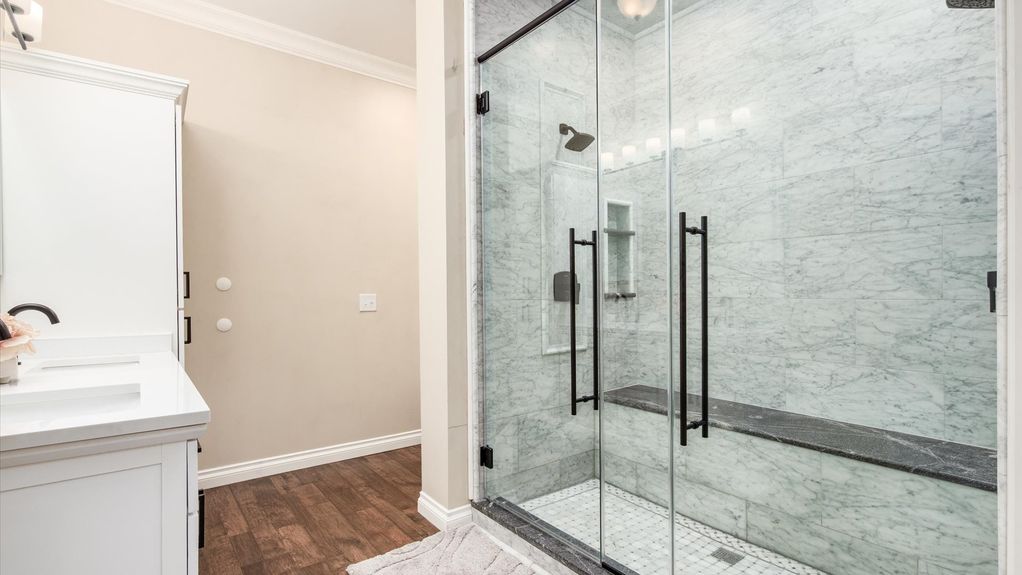 36-z 2830 Silver St Interior078