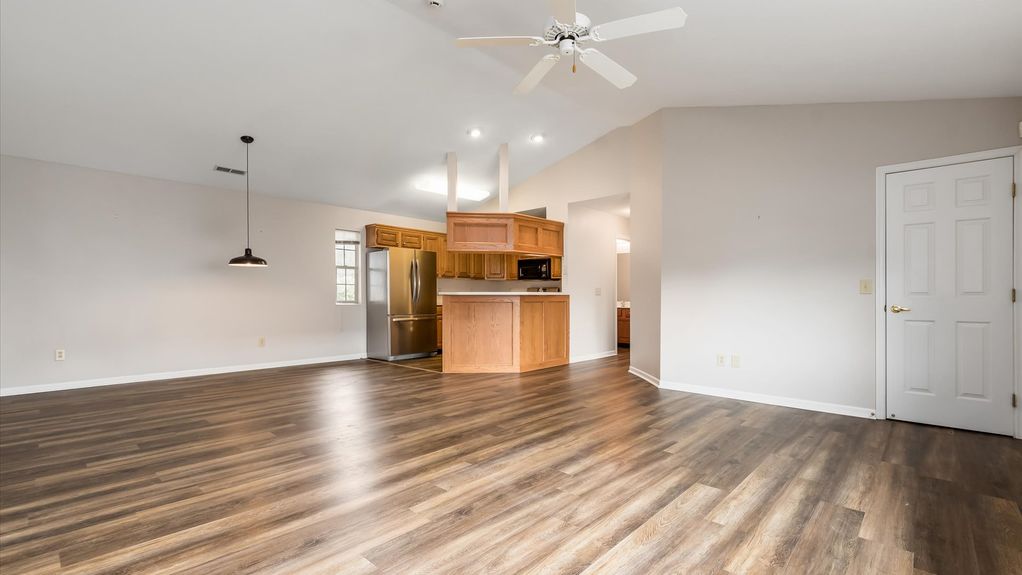 04-zj 733 Windsor Ln004