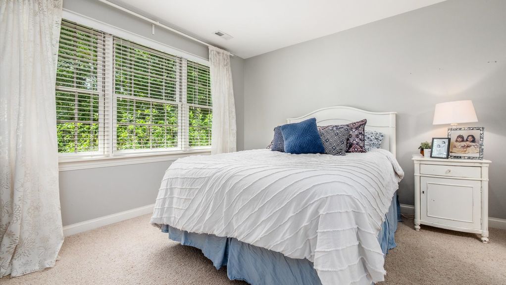 047-z 108 Hawks Cove120