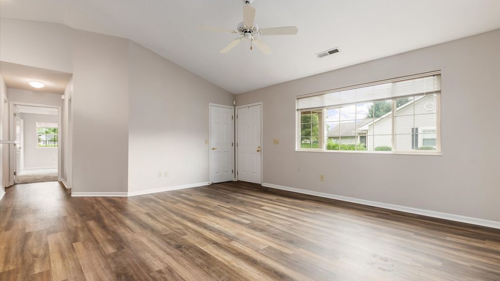 05-zj 733 Windsor Ln006