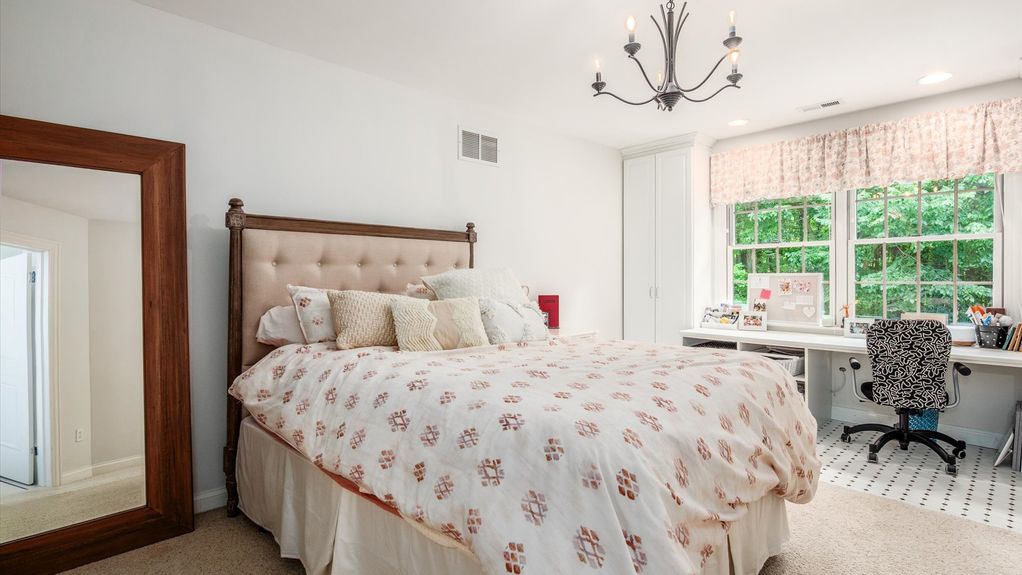 050-z 108 Hawks Cove129a