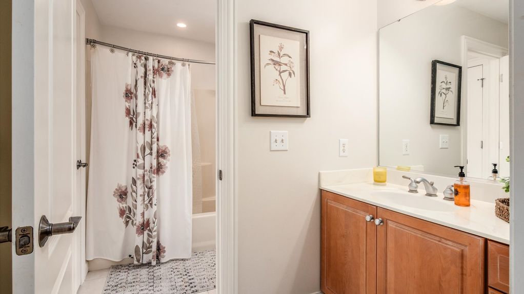 053-z 108 Hawks Cove136