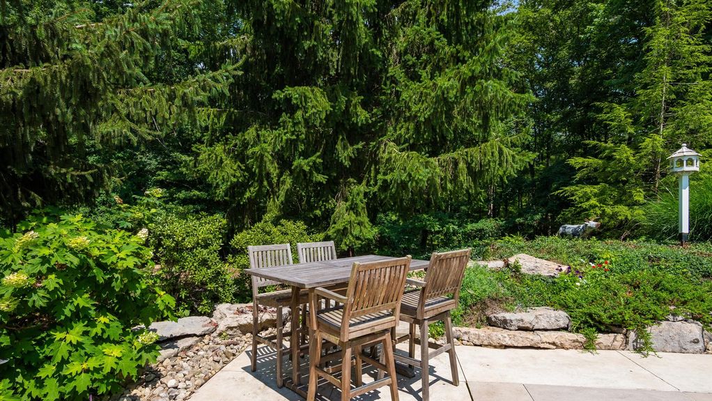 077-z 108 Hawks Cove183