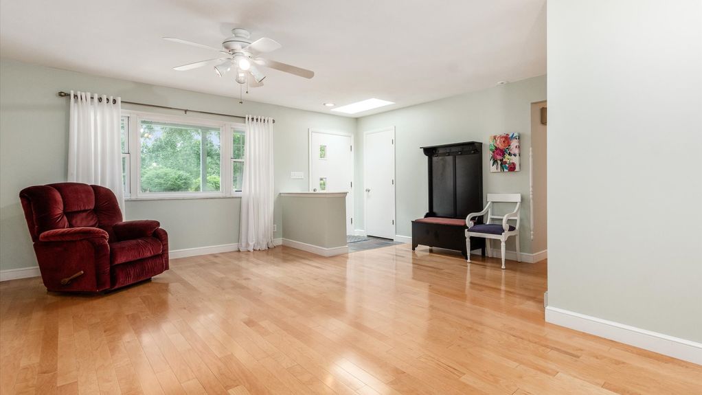 08-zj 41 Denison Ct033