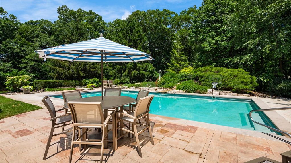 081-z 108 Hawks Cove187