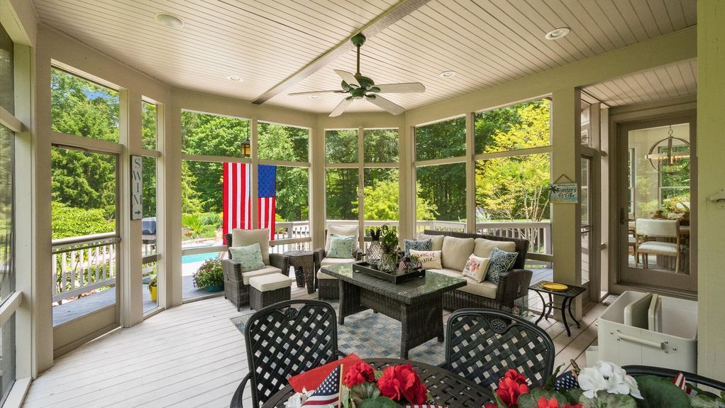 092-z 108 Hawks Cove198