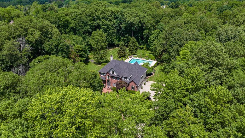 098-z 108 Hawks Cove202