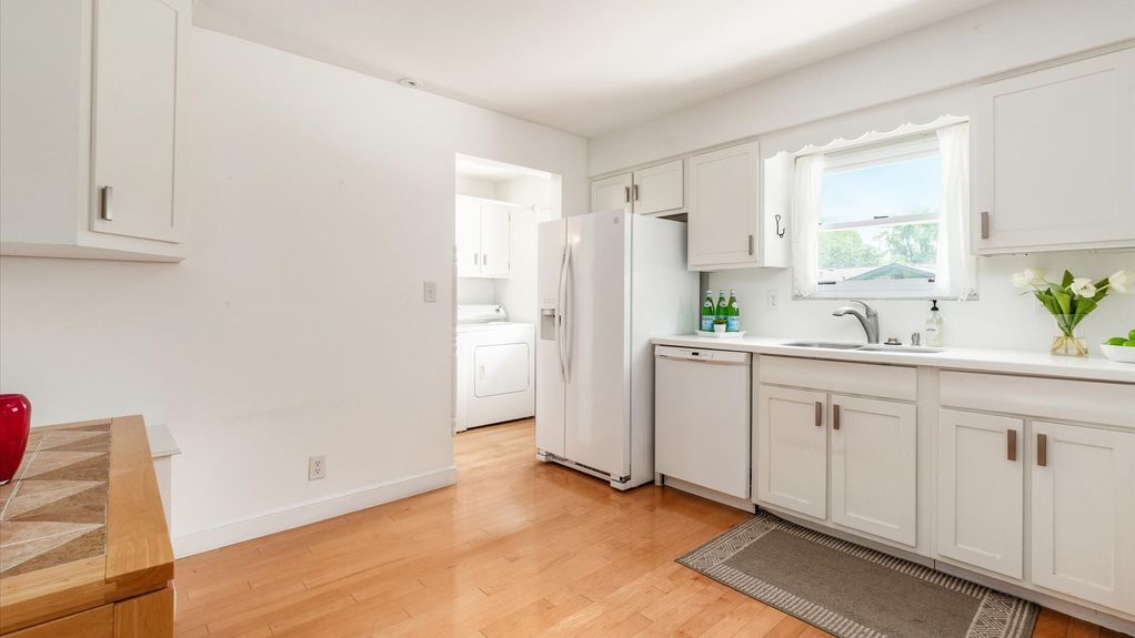 12-zj 41 Denison Ct045