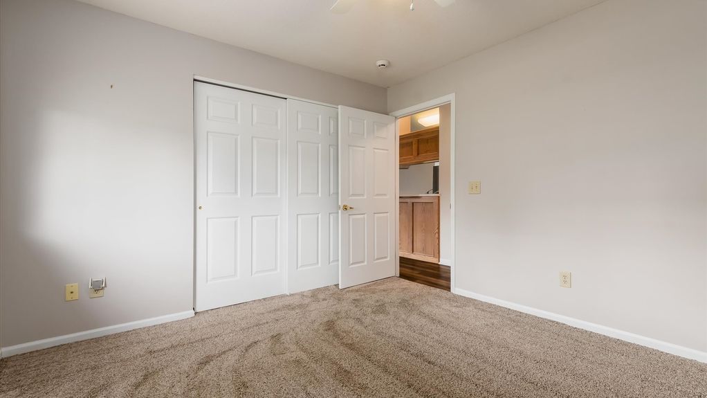 13-zj 733 Windsor Ln035