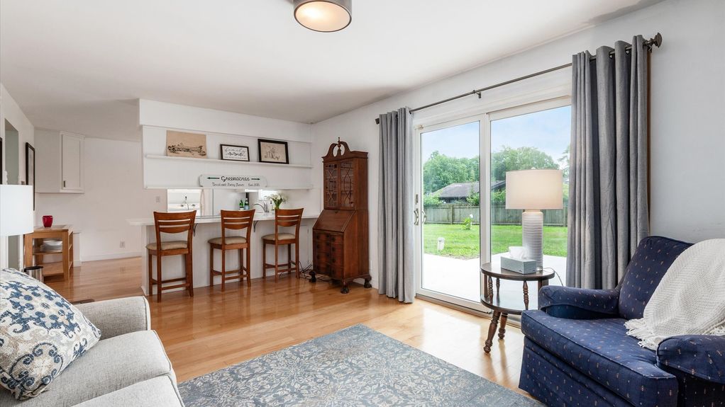 17-zj 41 Denison Ct061