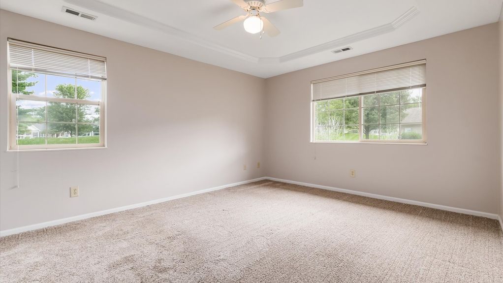 17-zj 733 Windsor Ln044