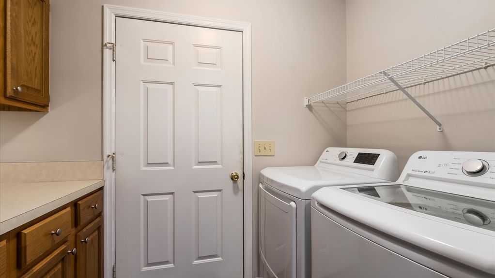 21-zj 733 Windsor Ln054