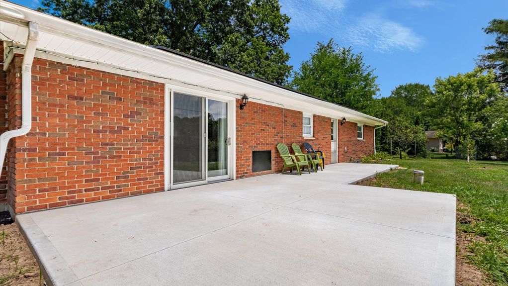 30-zj 41 Denison Ct019-2