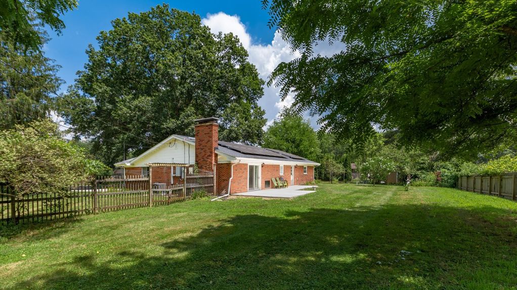 35-zj 41 Denison Ct025-2