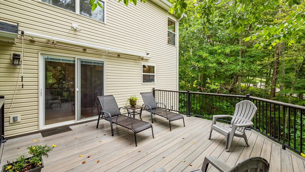 49-z 275 Bridle Path116