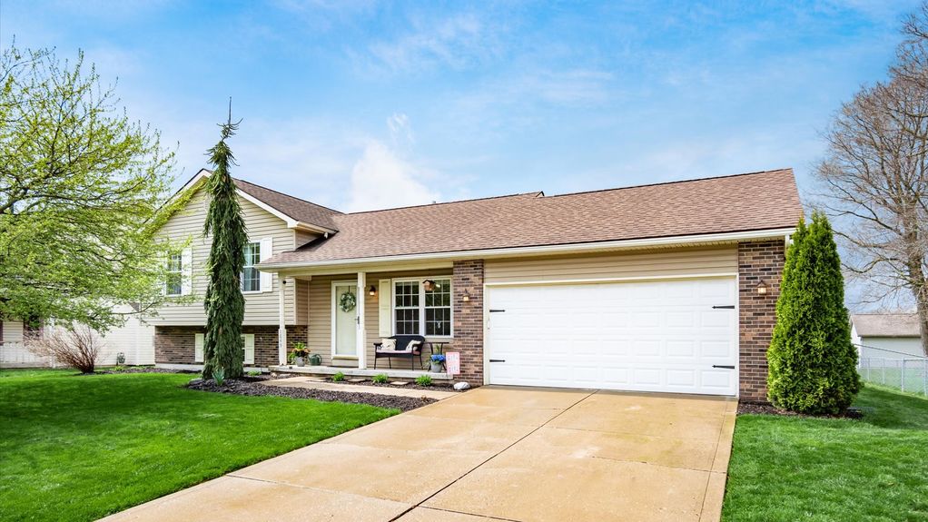 01-z 1649 Lewie Dr001