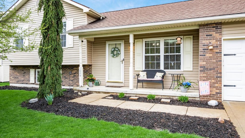 05-z 1649 Lewie Dr005