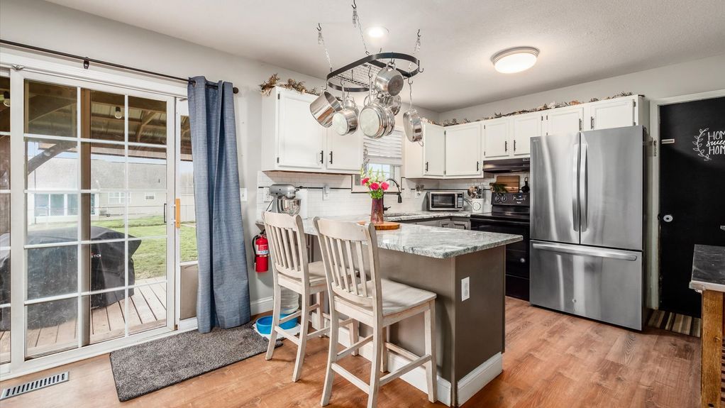 10-z 1649 Lewie Dr026