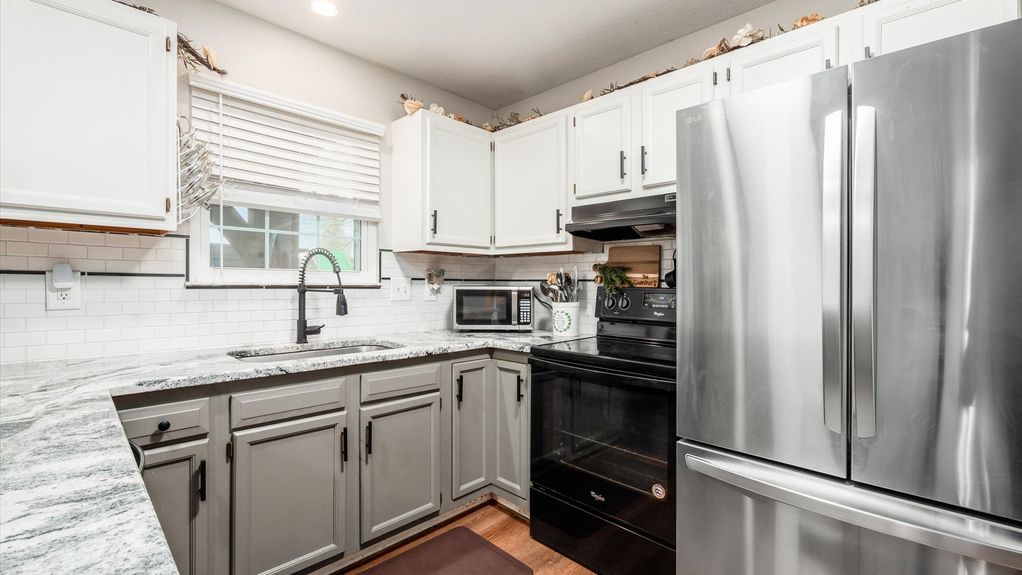 19-z 1649 Lewie Dr050