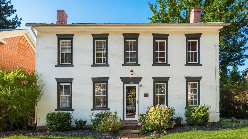 03-z 133 E College075