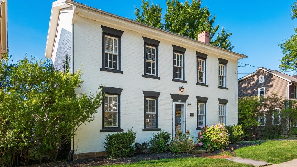 04-z 133 E College073