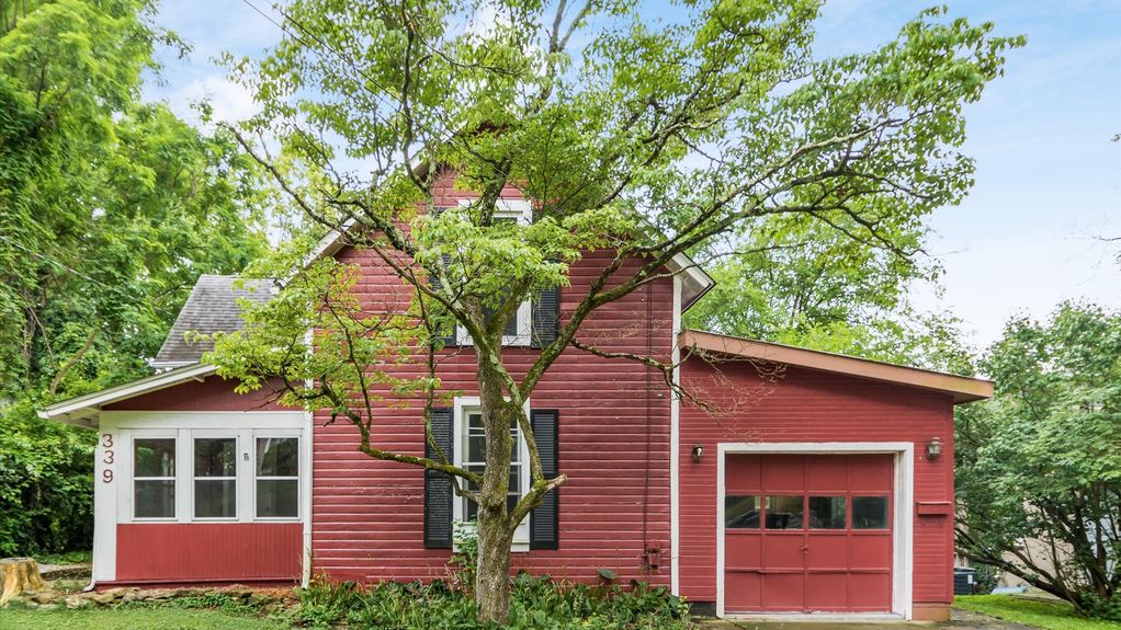 02-zj 339 W Maple St002