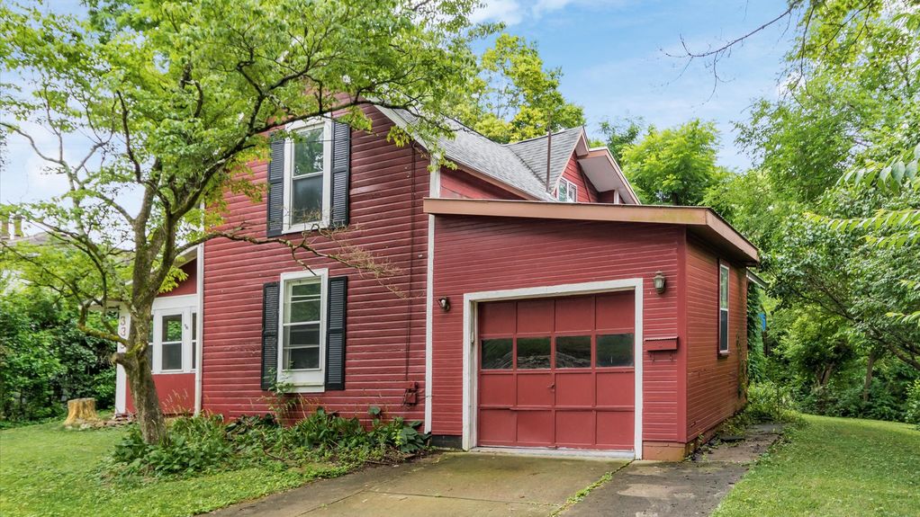 04-zj 339 W Maple St004