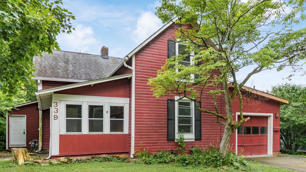 05-zj 339 W Maple St005